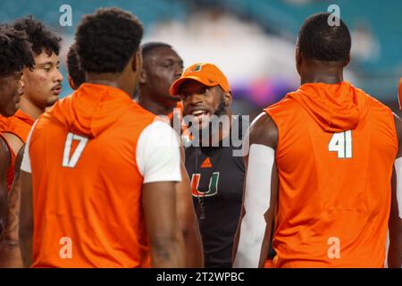 Canes Coach Lance Guidy vor dem Spiel - Miami Gardens, Florida, USA. Oktober 2023. Miami Hurricanes / Virginia - NCAA, Miami Gardens, Florida, USA. Quelle: CHRIS ARJOON/Alamy Live News Stockfoto