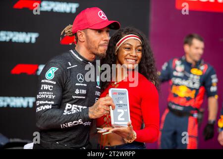 Lewis Hamilton (GBR) Mercedes W14 E Performance und ShaCarri Richardson (USA) Athlet während FORMEL 1 LENOVO UNITED STATES GRAND PRIX 2023 - Okt19 t Stockfoto