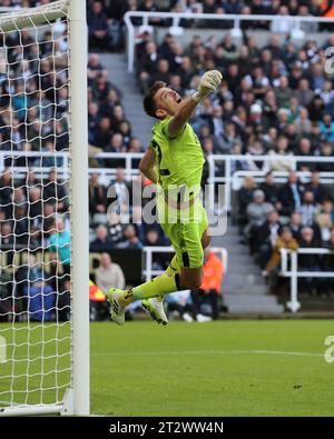 Newcastle am Samstag, den 21. Oktober 2023. Nick Pope von Newcastle United während des Premier League-Spiels zwischen Newcastle United und Crystal Palace in St. James's Park, Newcastle am Samstag, den 21. Oktober 2023. (Foto: Mark Fletcher | MI News) Credit: MI News & Sport /Alamy Live News Stockfoto