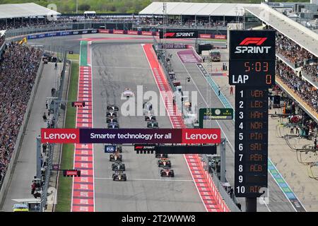 Austin, Etats Unis. Oktober 2023. Start des Rennens, Abfahrt während des Formel 1 Lenovo United States Grand Prix 2023, 18. Runde der Formel 1-Weltmeisterschaft 2023 vom 20. Bis 22. Oktober 2023 auf dem Circuit of the Americas, in Austin, USA - Foto DPPI Credit: DPPI Media/Alamy Live News Stockfoto