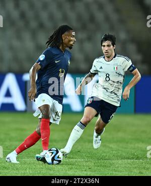 CLUJ-NAPOCA, RUMÄNIEN – 22. JUNI: Khephren Thuram (Frankreich) und Sandro TONALi (Italien) im Rahmen des UEFA-U21-Spiels 2023 in Gruppe D Stockfoto