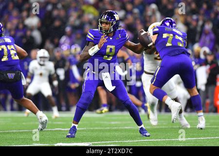 21. Oktober 2023: Washington Huskies Quarterback Michael Penix Jr. (9) ist bereit, während des NCAA-Fußballspiels zwischen den Arizona State Sun Devils und Washington Huskies im Husky Stadium in Seattle, WA, zu werfen. Steve Faber/CSM (Bild: © Steve Faber/Cal Sport Media) Stockfoto