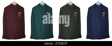 Kleiderbügel mit verschiedenfarbigen Anzügen, Bräutigam-Anzüge mit weißem Hintergrund Stockfoto