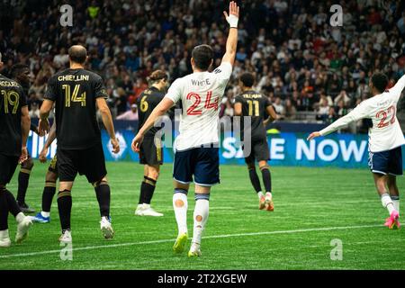 Vancouver, Kanada. Oktober 2023. Vancouver, British Columbia, Kanada, 21. Oktober 2023: Brian White (24 Vancouver Whitecaps FC) reagiert während des Major League Soccer Matches zwischen Vancouver Whitecaps FC und Los Angeles FC im BC Place Stadium in Vancouver, British Columbia, Kanada (NUR REDAKTIONELLE VERWENDUNG). (Amy Elle/SPP) Credit: SPP Sport Press Photo. /Alamy Live News Stockfoto