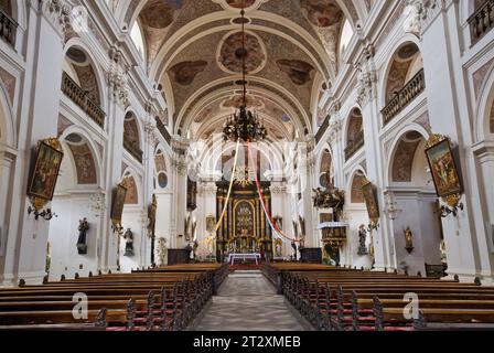 Innenraum der Nikolaikirche in Otmuchów, Opolskie, Polen Stockfoto