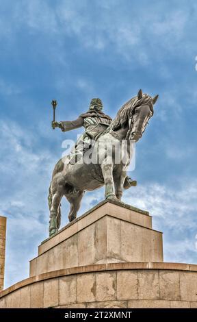 Statue von Jan Zizka, entworfen von Bohumil Kafka auf dem Vitkov-Hügel im Stadtteil Žižkov, Prag, Tschechische Republik Stockfoto