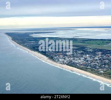 Luftaufnahme von der Nordseeinsel Sylt 22.10.23: Luftaufnahme von der Nordseeinsel Sylt Sylt Schleswig Holstein Deutschland *** Luftaufnahme von der Nordseeinsel Sylt 22 10 23 Luftaufnahme von der Nordseeinsel Sylt Schleswig Holstein Deutschland IMG 9414 Credit: Imago/Alamy Live News Stockfoto