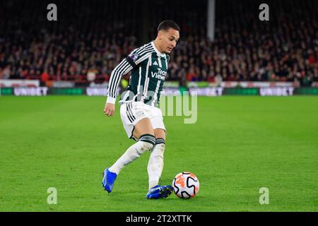 Sheffield, Großbritannien. Oktober 2023. Anthony #21 von Manchester United kontrolliert den Ball während des Premier League-Spiels Sheffield United gegen Manchester United in der Bramall Lane, Sheffield, United Kingdom, 21. Oktober 2023 (Foto: Conor Molloy/News Images) in Sheffield, United Kingdom am 21. Oktober 2023. (Foto: Conor Molloy/News Images/SIPA USA) Credit: SIPA USA/Alamy Live News Stockfoto