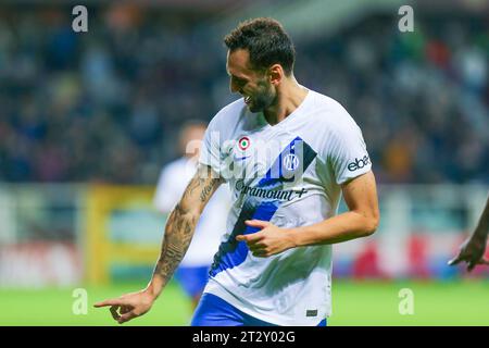 HAKAN CALHANOGLU vom FC Inter feiert, nachdem er am 21. Oktober 2023 im Olympischen Grand T beim Spiel der Serie A zwischen Turin FC und FC Inter einen Treffer erzielte Stockfoto