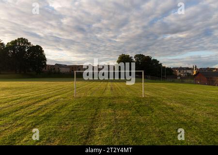 Ein Fußballplatz in Schottland an einem Herbstmorgen Stockfoto