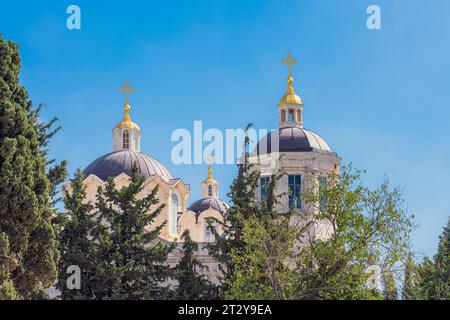 Blick auf die Kathedrale der Heiligen Dreifaltigkeit, die wichtigste russisch-orthodoxe Kathedrale im Heiligen Land, Jerusalem, Israel Stockfoto