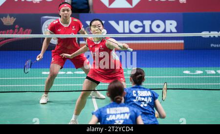Chen Qing Chen (L) und Jia Yi Fan aus China im Kampf gegen Nami Matsuyama und Chiharu Shida Chiharu, Japan, während ihres Endspiels im Doppel der Frauen bei Victor Denmark Open in der Jyske Bank Arena in Odense Sonntag, 22. Oktober 2023. Stockfoto