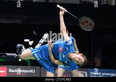 Nami Matsuyama, Japan, reagiert während des Spiels gegen Chen Qing Chen und Jia Yi Fan aus China während ihres Endspiels im Doppel der Frauen bei Victor Denmark Open in der Jyske Bank Arena in Odense Sonntag, 22. Oktober 2023. Stockfoto