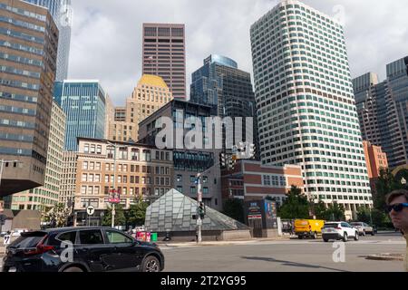 Boston Downtown Finanzviertel vom South Station aus gesehen Stockfoto