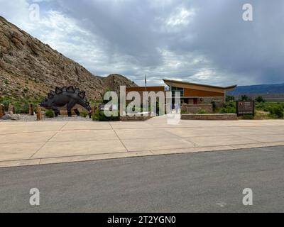 Vernal, USA – 7. Juni 2023: Besucherzentrum am Dinosaur National Monument bei Vernal, Utah, USA. Stockfoto