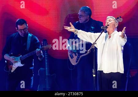 Miami, Usa. Oktober 2023. Tritt am Samstag, den 21. Oktober 2023, auf der Bühne während des iHeartRadio's Fiesta Latina 2023 im Kaseya Center in Miami, Florida auf. Foto: Gary i Rothstein/UPI Credit: UPI/Alamy Live News Stockfoto