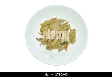 Gebratene Scheibe aus chinesischem Bambus mit Pilzen in Sojasauce vegetarisches Essen auf Teller Stockfoto