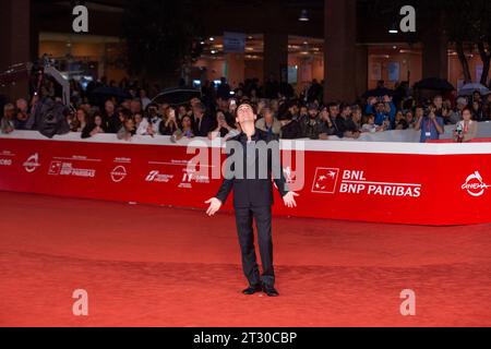 Rom, Italien. Oktober 2023. Der italienische Schauspieler Elio Germano besucht den roten Teppich des Films „Palazzina LAF“ am vierten Abend der achtzehnten Ausgabe des Rome Film Festivals am 21. Oktober 2023 (Foto: Matteo Nardone/Pacific Press/SIPA USA) Credit: SIPA USA/Alamy Live News Stockfoto