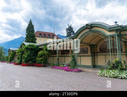 Meran, Italien - 8. August 2023: Außenansicht der Wandelhalle Stockfoto