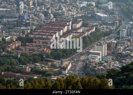 Smogverschmutzung und Stadtbild der südkoreanischen Hauptstadt Seoul am 14. Oktober 2023 Stockfoto