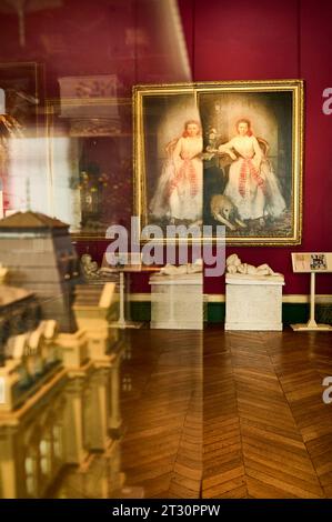 Porträt von Josephine Boyes in einem Glasvitrine im Bowes Museum Stockfoto