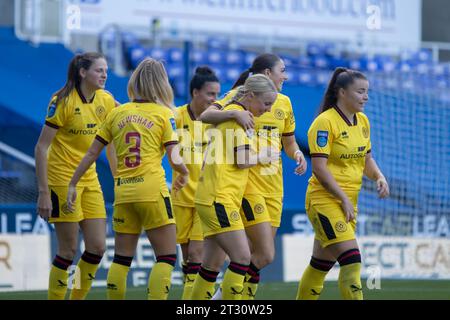 Reading, Großbritannien. Oktober 2023. Reading, England, 22. Oktober 2023: Sheffield United feiert die Verdoppelung ihrer Führung während des Barclays Womens Championship-Spiels zwischen Reading und Sheffield United im Select Car Leasing Stadion in Reading. (Tom Phillips/SPP) Credit: SPP Sport Press Photo. /Alamy Live News Stockfoto