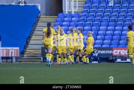 Reading, Großbritannien. Oktober 2023. Reading, England, 22. Oktober 2023: Sheffield United feiert es 3-0 während des Barclays Womens Championship-Spiels zwischen Reading und Sheffield United im Select Car Leasing Stadion in Reading. (Tom Phillips/SPP) Credit: SPP Sport Press Photo. /Alamy Live News Stockfoto