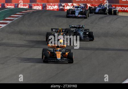 81 PIASTRI Oscar (aus), McLaren F1 Team MCL60, Action 11 PEREZ Sergio (mex), Red Bull Racing RB19, Action 63 RUSSELL George (gbr), Mercedes AMG F1 Team W14, Action während des Formel 1 Lenovo United States Grand Prix 2023, 18. Runde der Formel-1-Weltmeisterschaft 2023 vom 20. bis 22. Oktober 2023 auf dem Circuit of the Americas in Austin, USA Stockfoto