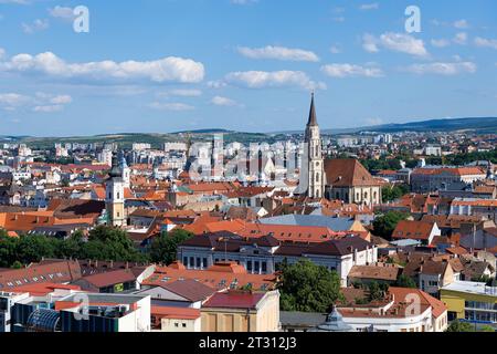 Stadtbild von Cluj-Napoca (Rumänien) einschließlich St.. Michaels Kirche Stockfoto