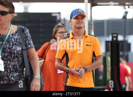 Austin, Usa . Oktober 2023. McLaren-Fahrer Lando Norris kommt am 22. Oktober 2023 auf dem Circuit of the Americas in Austin an. (Foto: Stephanie Tacy/SIPA USA) Credit: SIPA USA/Alamy Live News Stockfoto