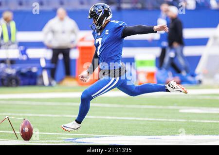 Indianapolis, Indiana, USA. Oktober 2023. Indianapolis Colts Kicker Matt Gay (7) während des Vorspiels der NFL-Action gegen die Cleveland Browns im Lucas Oil Stadium in Indianapolis, Indiana. John Mersits/CSM/Alamy Live News Stockfoto