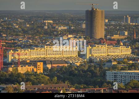 Baustelle Hochhaus Steglitzer Kreisel Überlin, Wohnhaus Schlangenbader Straße, Wilmersdorf, Berlin, Deutschland *** Baustellenhochhaus Steglitzer Kreisel Überlin, Wohnhaus Schlangenbader Straße, Wilmersdorf, Berlin, Deutschland Credit: Imago/Alamy Live News Stockfoto