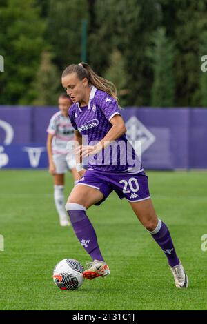 Florenz, Italien. Oktober 2023. Florenz, Italien, 22. Oktober 2023: Milica Mijatović (20 Fiorentina) beim Spiel der Serie A Women League zwischen Fiorentina Women und Juventus Women im Viola Park in Florenz. (Sara Esposito/SPP) Credit: SPP Sport Press Photo. /Alamy Live News Stockfoto