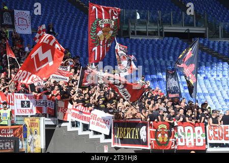 Stadio Olimpico, Rom, Italien. Oktober 2023. Fußball der Serie A; Roma versus Monza; Monza Fans Credit: Action Plus Sports/Alamy Live News Stockfoto