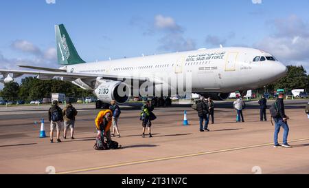 Royal Saudi Air Force – Airbus A330 Multi Role Tanker Transport (MRTT) auf statischer Anzeige beim Royal International Air Tattoo 2023. Stockfoto