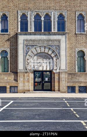 Ewing and Carroll, Trenton: Der ehemalige Crescent-Tempel, der heute von den Versammlungen der Pfingstkirche genutzt wird; Teil des Ewing/Carroll Historic District. Stockfoto