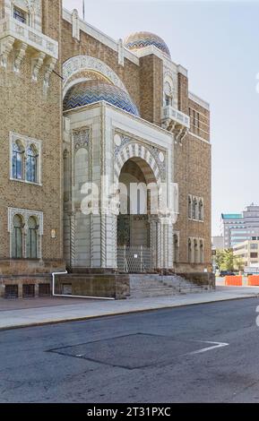 Ewing and Carroll, Trenton: Der ehemalige Crescent-Tempel, der heute von den Versammlungen der Pfingstkirche genutzt wird; Teil des Ewing/Carroll Historic District. Stockfoto