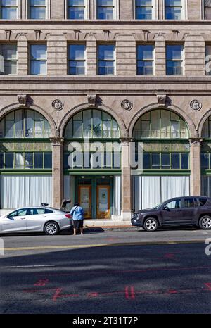 Hanover Academy, Trenton: Broad Street Bank Building, 143 East State Street, wurde 1900, 1913 und 1924 in drei Abschnitten errichtet. Stockfoto