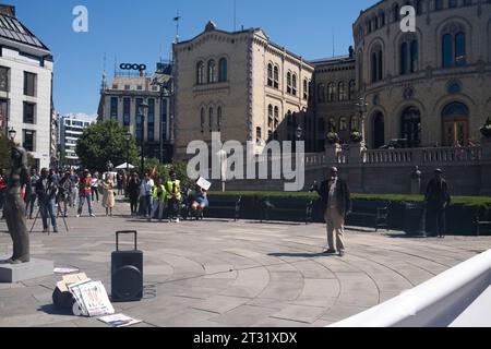 Stop Tigray Genocide , Leute von Tigray protestieren in Oslo, Norwegen am 24. Juni 2022. Sie sehen ihre Sorge und Verzweiflung in ihren Augen. So traurig Stockfoto