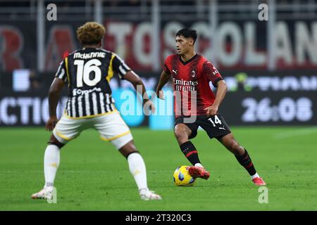Mailand, Italien. Oktober 2023. Tijjjani Reijnders vom AC Milan im Spiel der Serie A zwischen AC Milan und Juventus FC im Stadio Giuseppe Meazza am 22. Oktober 2023 in Mailand. Quelle: Marco Canoniero/Alamy Live News Stockfoto