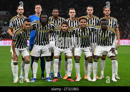 Das Team des FC Juventus während des italienischen Fußballspiels der Serie A zwischen dem AC Mailand und dem FC Juventus am 22. Oktober 2023 im Giuseppe Meazza San Siro Siro-Stadion in Mailand. Foto: Tiziano Ballabio Stockfoto