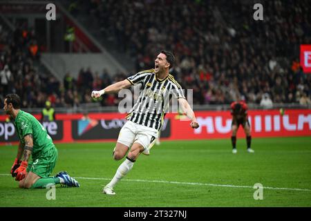 Dusan Vlahovic vom FC Juventus feierte nach einem Treffer beim Fußballspiel der italienischen Serie A zwischen dem AC Mailand und dem FC Juventus am 22. Oktober 2023 im Stadion Giuseppe Meazza San Siro Siro in Mailand. Foto: Tiziano Ballabio Stockfoto