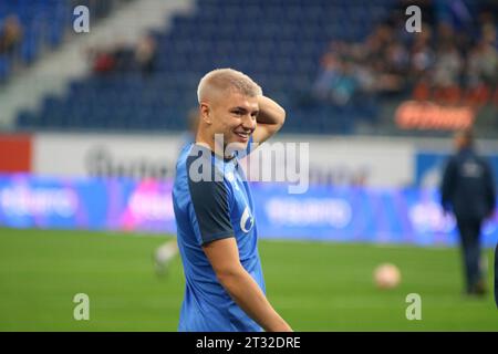 Sankt Petersburg, Russland. Oktober 2023. Andrej Mostovoy (17) von Zenit, der während des russischen Premier League-Fußballspiels zwischen Zenit Sankt Petersburg und Krylia Sovetov Samara in der Gazprom Arena im Einsatz war. Endpunktzahl: Zenit 3:1 Krylia Sovetov Samara. Quelle: SOPA Images Limited/Alamy Live News Stockfoto