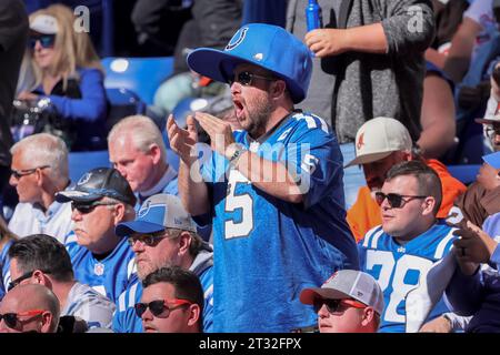 Indianapolis, Indiana, USA. Oktober 2023. Ein Fan der Indianapolis Colts macht während des Spiels zwischen den Cleveland Browns und den Indianapolis Colts im Lucas Oil Stadium in Indianapolis, Indiana, Geräusche. (Kreditbild: © Scott Stuart/ZUMA Press Wire) NUR REDAKTIONELLE VERWENDUNG! Nicht für kommerzielle ZWECKE! Stockfoto