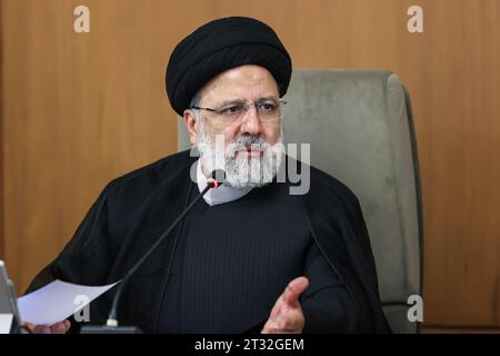 Teheran, Iran. Oktober 2023. Der iranische Präsident EBRAHIM RAISI spricht während eines Regierungstreffens. (Credit Image: © Iranian Presidency via ZUMA Press Wire) NUR REDAKTIONELLE VERWENDUNG! Nicht für kommerzielle ZWECKE! Stockfoto