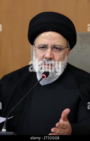 Teheran, Iran. Oktober 2023. Der iranische Präsident EBRAHIM RAISI spricht während eines Regierungstreffens. (Credit Image: © Iranian Presidency via ZUMA Press Wire) NUR REDAKTIONELLE VERWENDUNG! Nicht für kommerzielle ZWECKE! Stockfoto