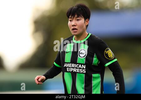 Lee Geum-min von Brighton und Hove Albion während des Spiels Chelsea FC Women gegen Brighton & Hove Albion Women FC WSL in Kingsmeadow, Wheatsheaf Park, London, Großbritannien am 22. Oktober 2023 Credit: Every Second Media/Alamy Live News Stockfoto