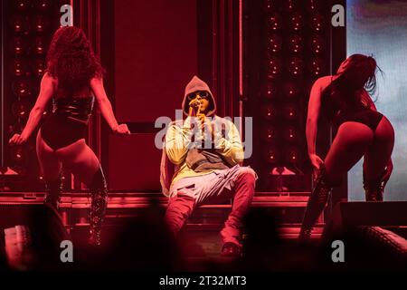 Mailand, Italien. Oktober 2023. Der US-amerikanische Sänger und Plattenproduzent Jeremy Phillip Felton, bekannt als JEREMIH, tritt live auf der Bühne des Mediolanum Forum auf und eröffnet die Show von 50 Cent. Vermerk: Rodolfo Sassano/Alamy Live News Stockfoto
