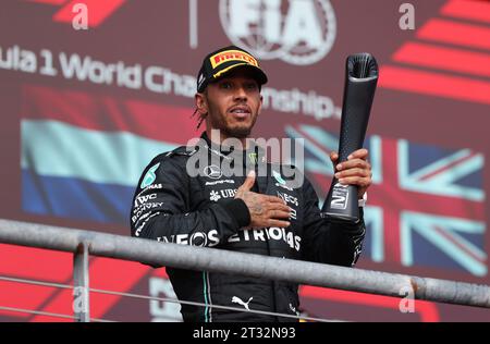 Austin, Usa . Oktober 2023. Mercedes-Pilot Lewis Hamilton belegt den zweiten Platz beim Formel-1-Lenovo Grand Prix der Vereinigten Staaten auf dem Circuit of the Americas in Austin, Texas, 22. Oktober 2023. (Foto: Stephanie Tacy/SIPA USA) Credit: SIPA USA/Alamy Live News Stockfoto