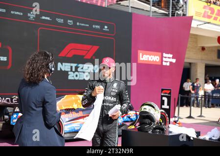 Austin, Usa . Oktober 2023. Mercedes-Pilot Lewis Hamilton belegt den zweiten Platz beim Formel-1-Lenovo Grand Prix der Vereinigten Staaten auf dem Circuit of the Americas in Austin, Texas, 22. Oktober 2023. (Foto: Stephanie Tacy/SIPA USA) Credit: SIPA USA/Alamy Live News Stockfoto